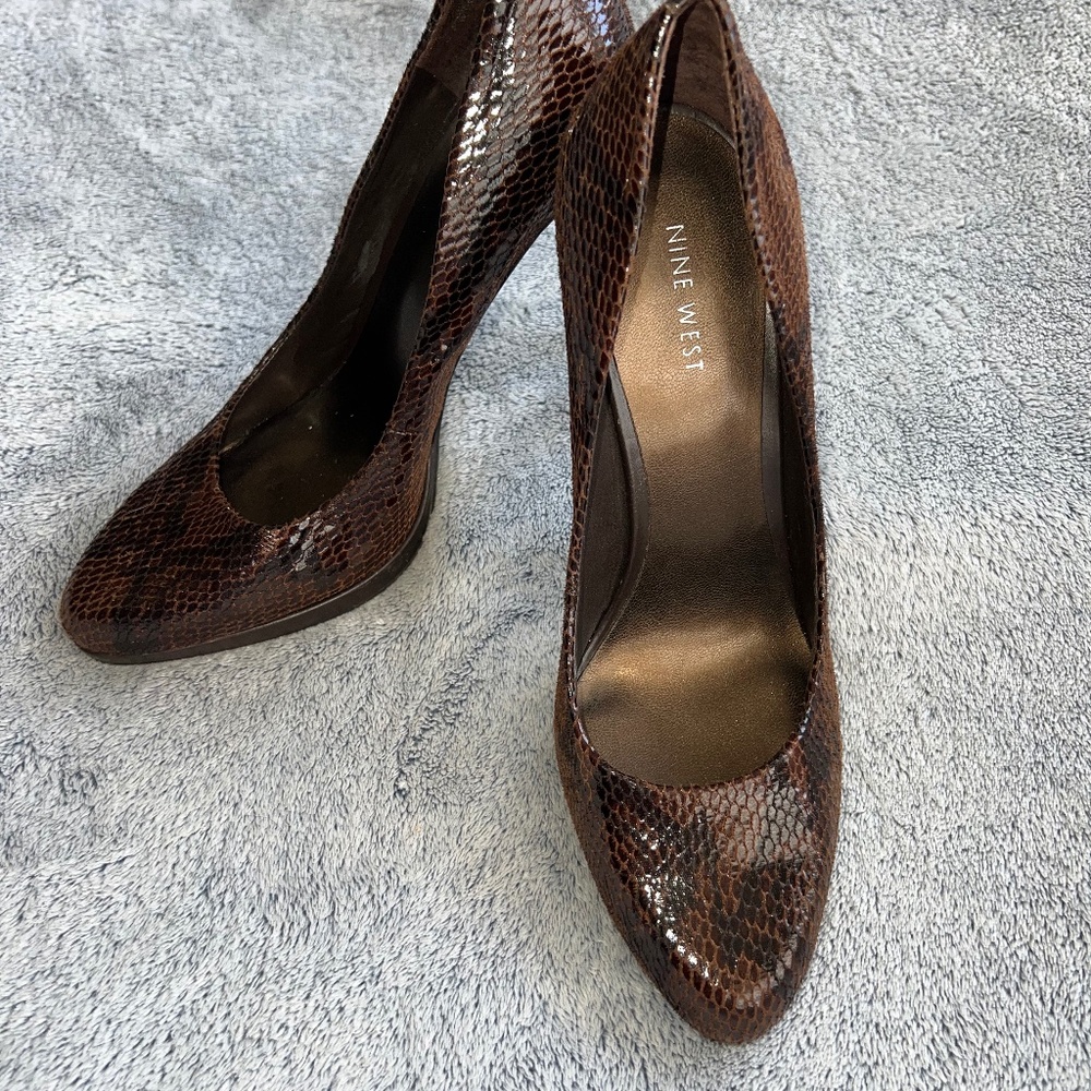 Nine West Platform heel in burgundy